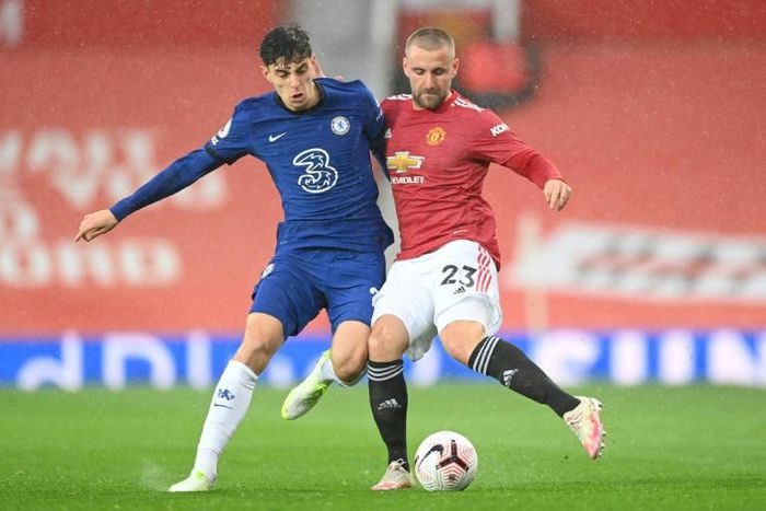 Chelsea forward Kai Havertz (L) has tested positive for the coronavirus