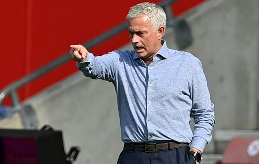 Tottenham boss Jose Mourinho
