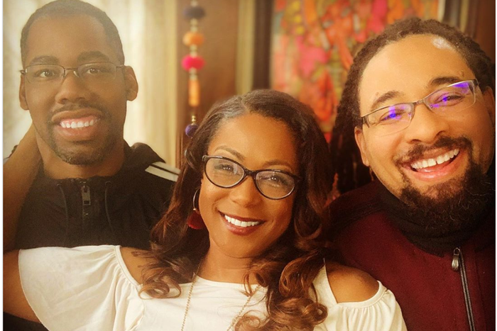 Shameless woman shows off her 2 husbands saying "we live together, I am raising both their sons "