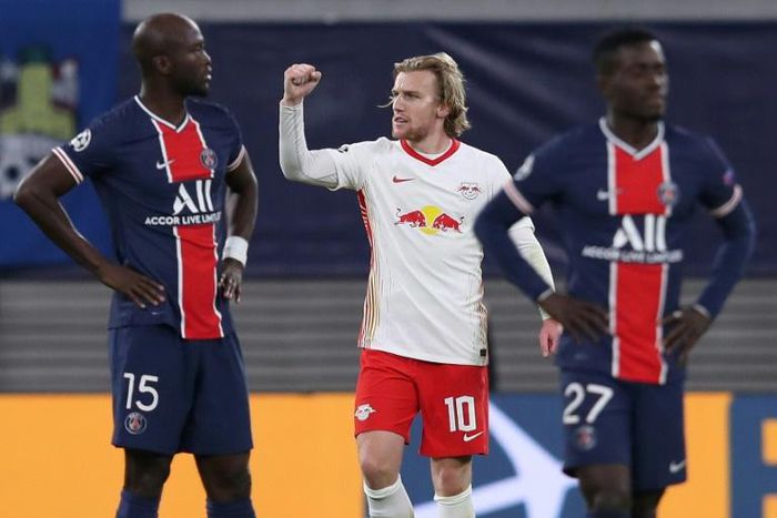 Emil Forsberg's penalty gave RB Leipzig a 2-1 win over last season's runners-up Paris Saint-Germain in their Champions League clash in Germany