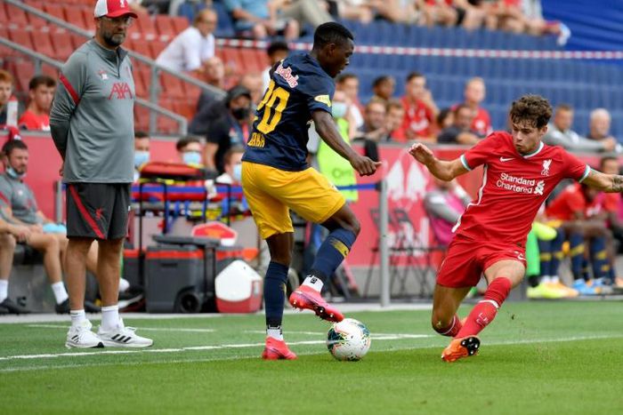 Liverpool players have supported Neco Williams (R) after his online abuse