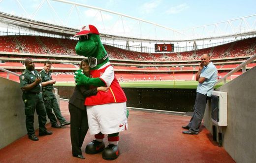 Arsenal's mascot Gunnersaurus