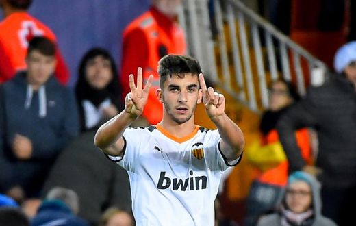 Spanish winger Ferran Torres has joined Manchester City