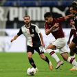 Le milieu brésilien de l'AC Milan Lucas Paqueta contre la Juventus Turin en Serie A le 7 juillet 2020 à Milan