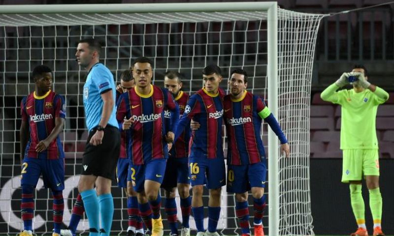 Barcelona have extended their deal with shirt sponsor Rakuten for another year