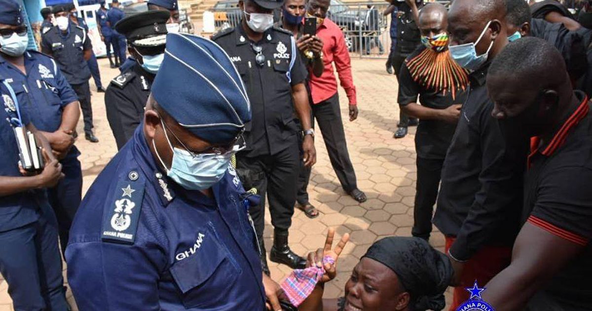 IGP visits families of drowned police officers | Pulse Ghana