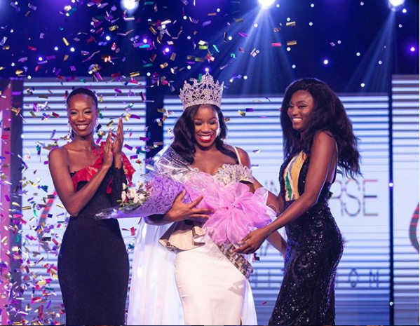 Chelsea Tayui with the previous queens