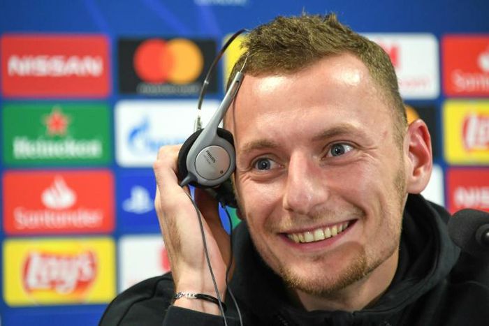 Czech defender Vladimir Coufal has joined Premier League side West Ham