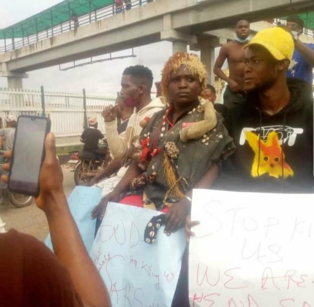 Spiritually fortified fetish priest joins #EndSARS protest