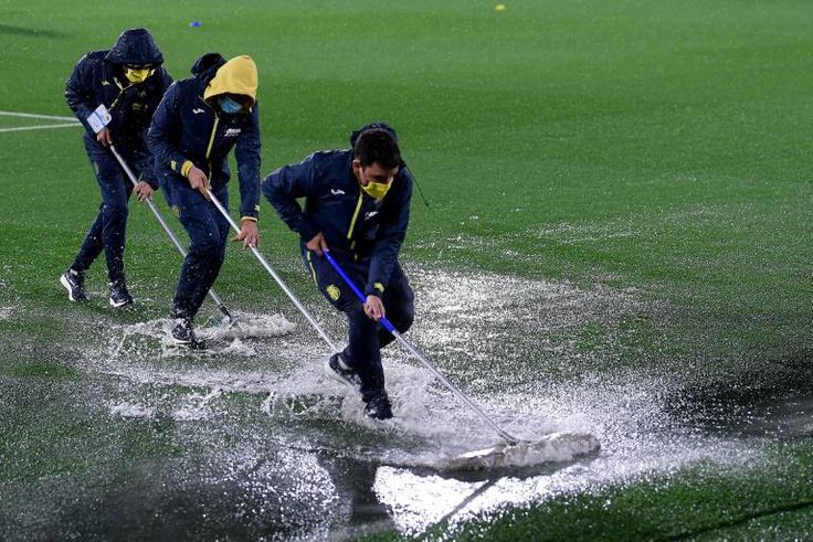 Heavy rain led to Villarreal's match with Maccabi Tel-Aviv being delayed by over an hour