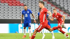 Bayern Munich striker Robert Lewandowski, the Champions League's leading scorer this season, converted a penalty after 10 minutes at the Allianz Arena