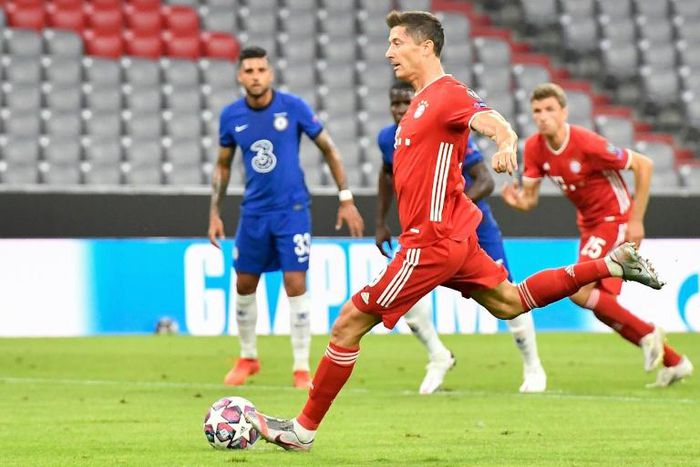 Bayern Munich striker Robert Lewandowski, the Champions League's leading scorer this season, converted a penalty after 10 minutes at the Allianz Arena