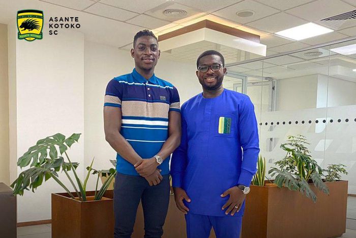 Razak Abalora on the left and Kotoko CEO Nana Yaw Amponsah on the right