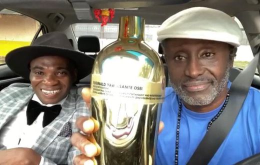 Reggie Rockstone finally recieves DR UN's award