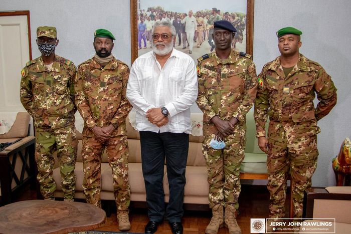 Rawlings with Malian military