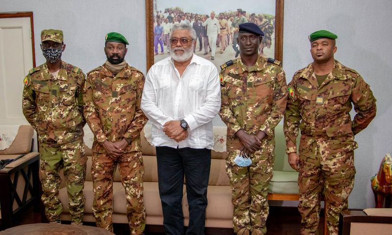 Rawlings with Malian military