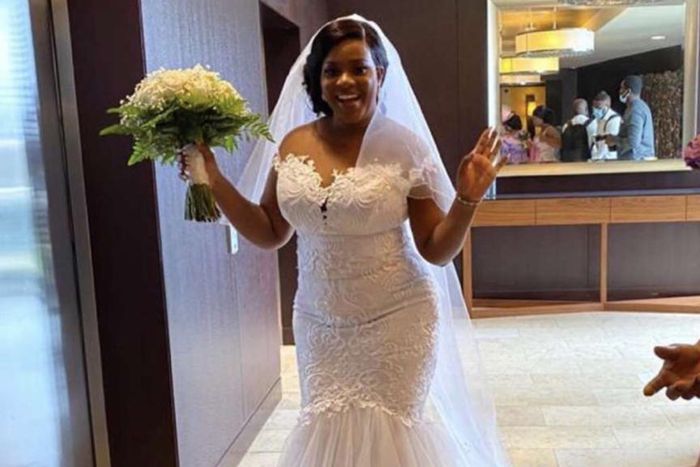 Joe Mettle's white wedding; see his bride