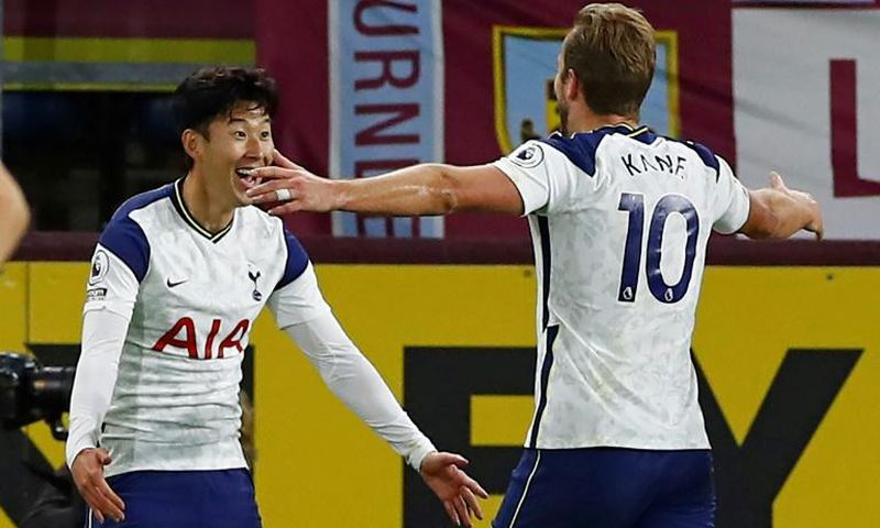 Son Heung-Min (L) and Harry Kane have linked up to devastating effect for Tottenham this season