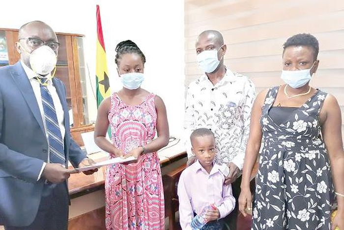 Bawumia gives scholarship