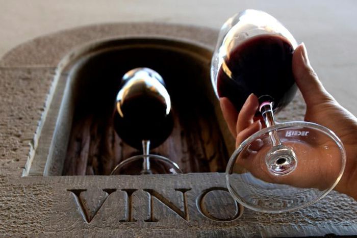 Small "wine windows" were created in 16th-century Florence for landowners and wealthy families to pass alcohol that they had produced directly to customers