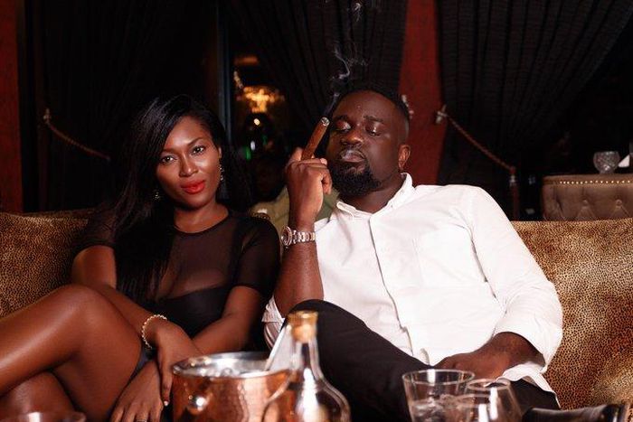 Sarkodie smoking cigar