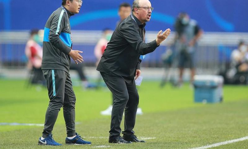 Dalian Pro have reportedly made Rafael Benitez (R) one of the world's best paid coaches