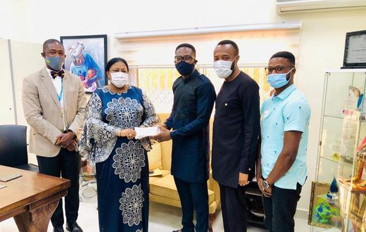 Rebecca Akufo-Addo presents $20,000 to ‘sick’ pencil artist, Emmanuel Apraku
