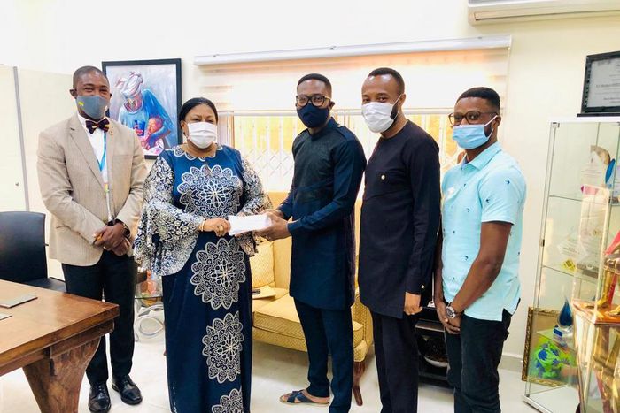 Rebecca Akufo-Addo presents $20,000 to ‘sick’ pencil artist, Emmanuel Apraku