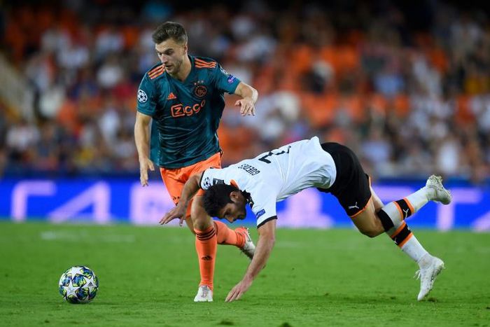 Ajax's Dutch defender Joel Veltman has joined Brighton