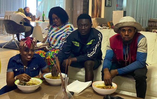 Nana Aba Anamoah and her hawker friends having lunch