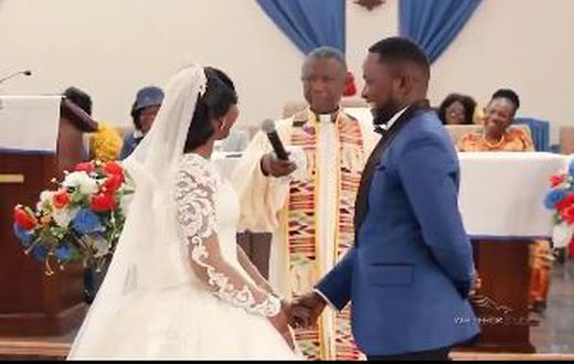 Reactions as officiating pastor gives hilarious advice to couple at wedding