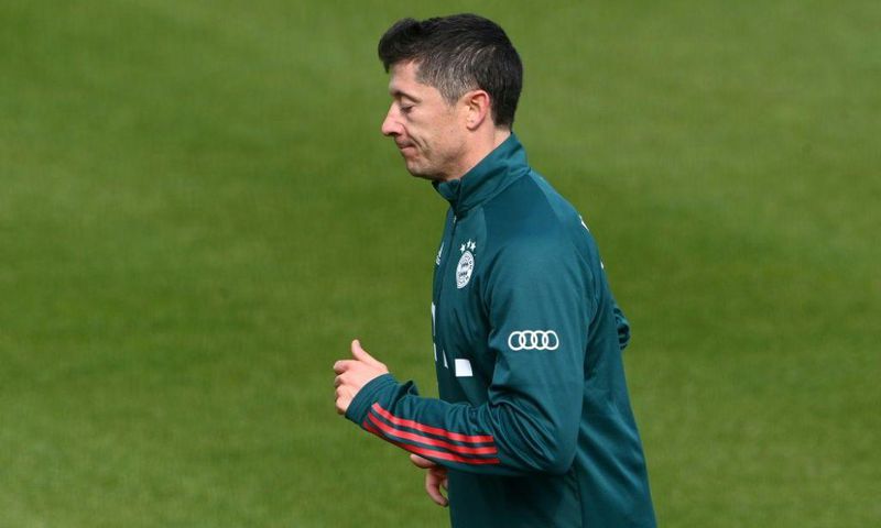 Bayern Munich striker Robert Lewandowski only trained for 40 minutes on Thursday, the club has confirmed