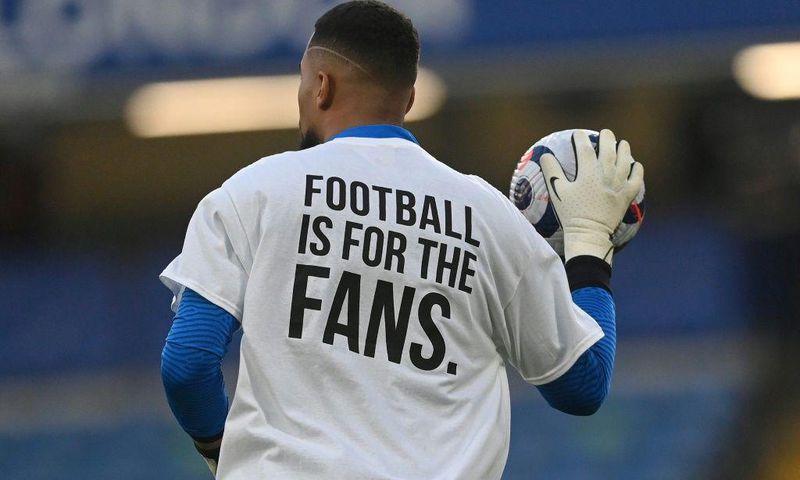 Players wore T-shirts expressing their opposition to plans for a European Super League ahead of Chelsea's Premier League match with Brighton