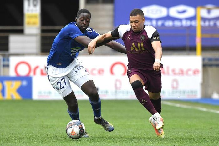 Kylian Mbappe (R) got PSG's opening goal in a 4-1 win at Strasbourg on Saturday