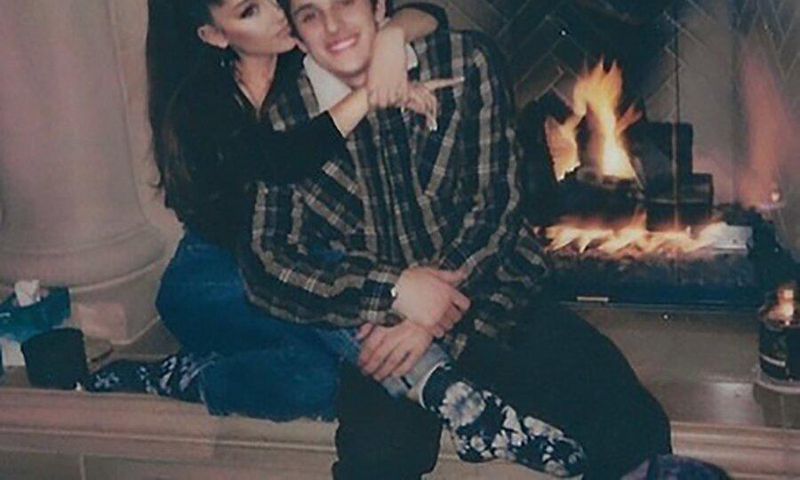 Ariana Grande and Dalton Gomez marry at home