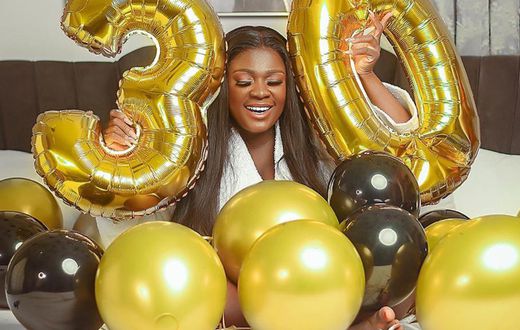 Tracey Boaky marks 30th birthday