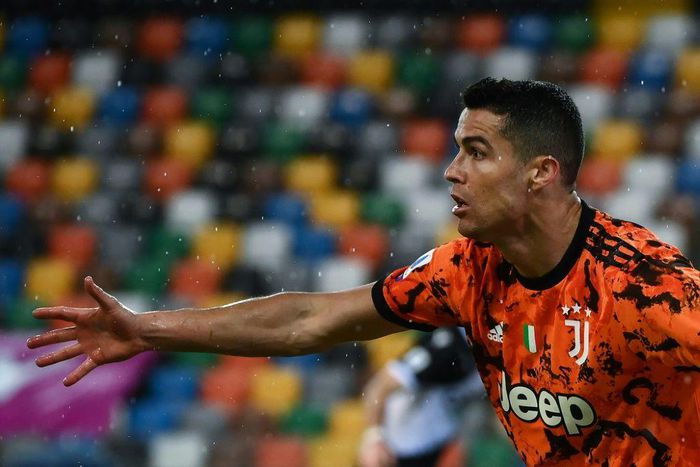 Cristiano Ronaldo struck twice in rescue Juventus in Udine.