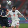 England midfielder Mason Mount (R)