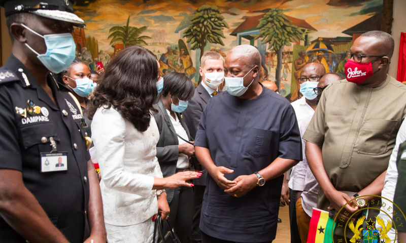 John Mahama in a tête-à-tête with EC boss, Jean Mensa