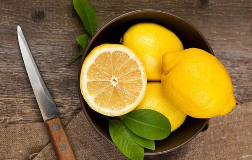 Lemon juice and vinegar make a natural solvent (mnn)