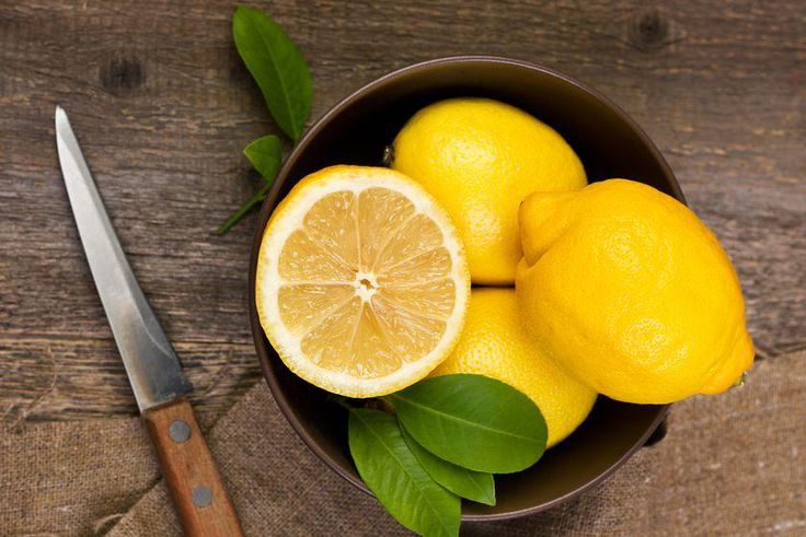 Lemon juice and vinegar make a natural solvent (mnn)