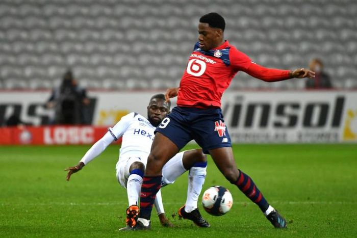 Jonathan David (R) scored the goal which allowed Lille to keep pace in the Ligue 1 title race