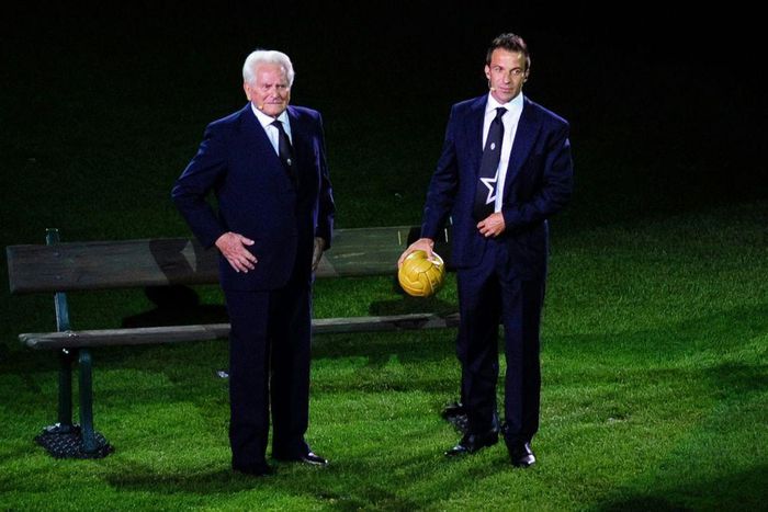 Giampiero Boniperti won five league titles and was Juve's record marksman until Alessandro Del Piero -- seen with him at the 2011 opening of the Juventus Stadium -- overtook his mark in 2010