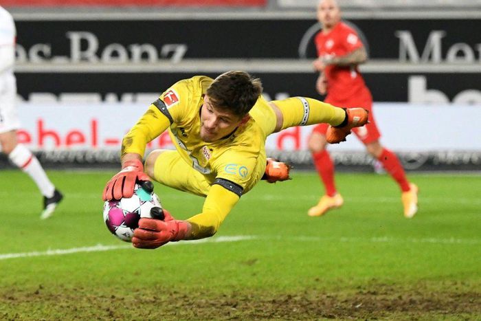 Swiss goalkeeper Gregor Kobel has signed for Borussia Dortmund