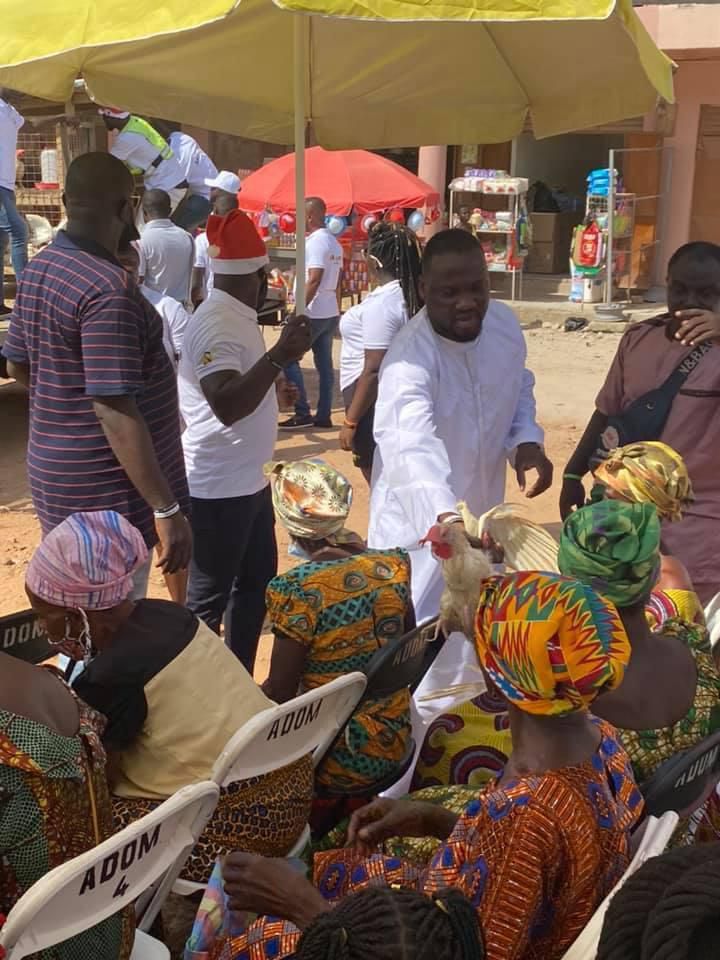 Salt FM boss donates food items to widows at Kumawu and Mampong on Boxing Day