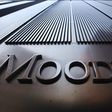 A Moody's sign on the 7 World Trade Center tower is photographed in New York August 2, 2011.    REUTERS/Mike Segar