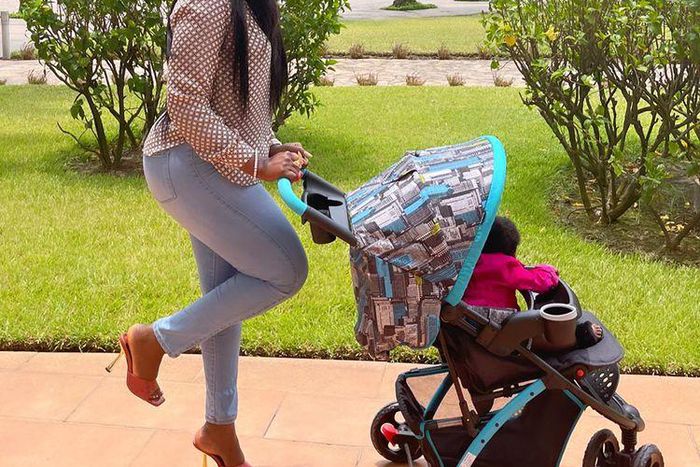 Fella Makafui and Island