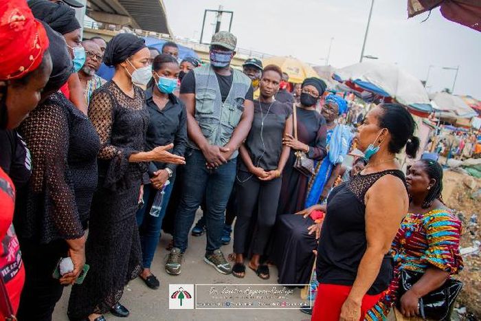 Zanetor visits Odawna market