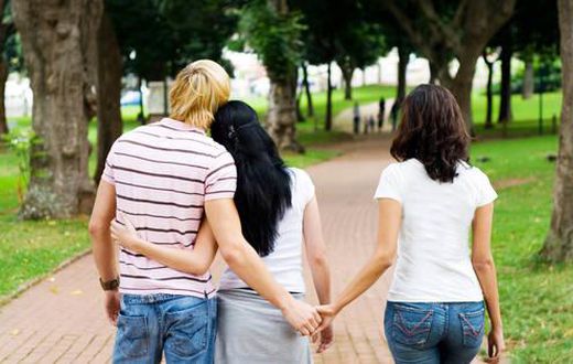 Serial womanizer arrested & charged with fraud for dating 35 women at the same time
