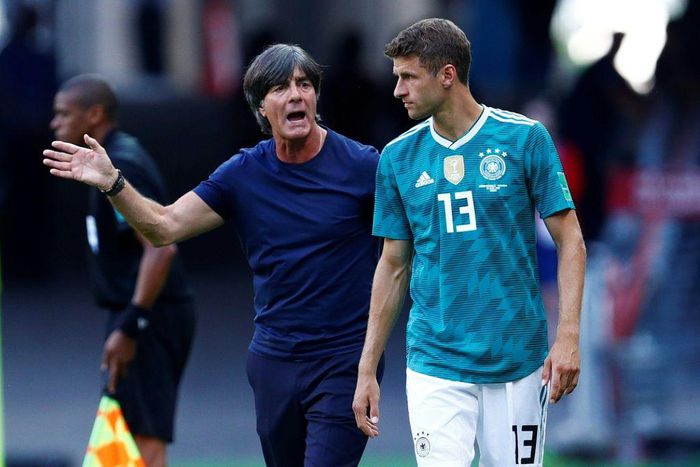 Germany coach Loew (L) is reportedly set to recall Mueller (R) to the national squad for Euro 2020
